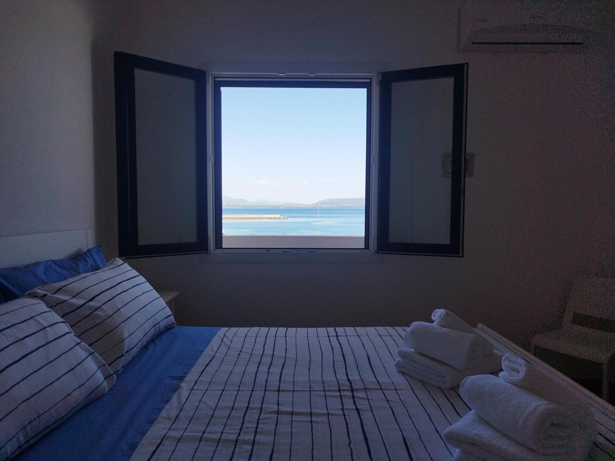 Sky And Sea Apartment Calasetta Exterior photo